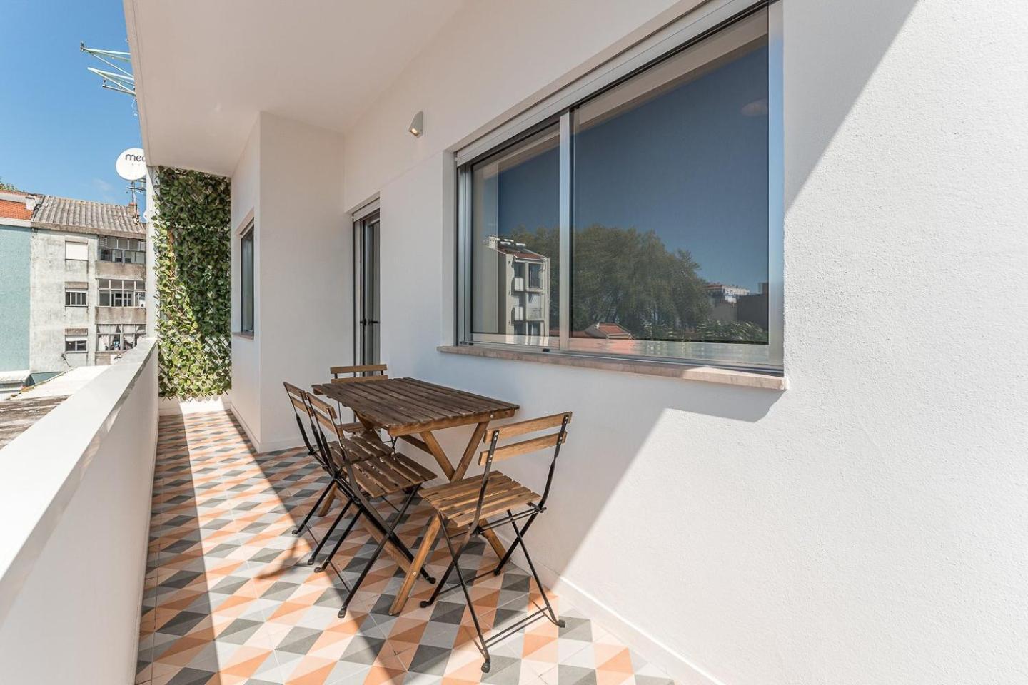 Guestready - City Retreat With A Balcony Porto Exterior photo